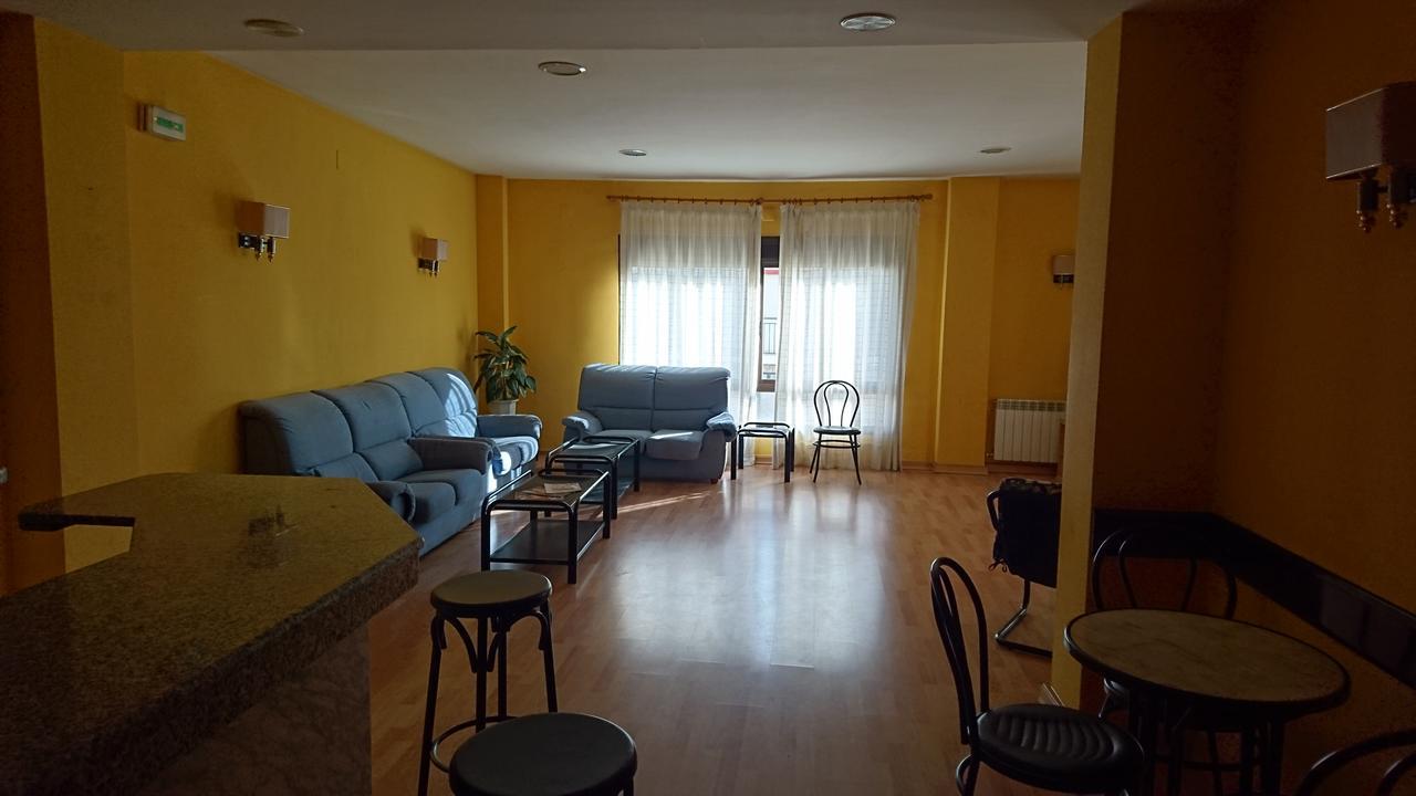 Hotel Valmar Villar de Olalla Екстериор снимка